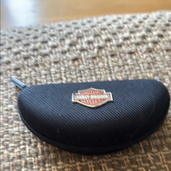 Harley-Davidson Black Sunglasses with Iconic Emblem - Picture 13 of 13